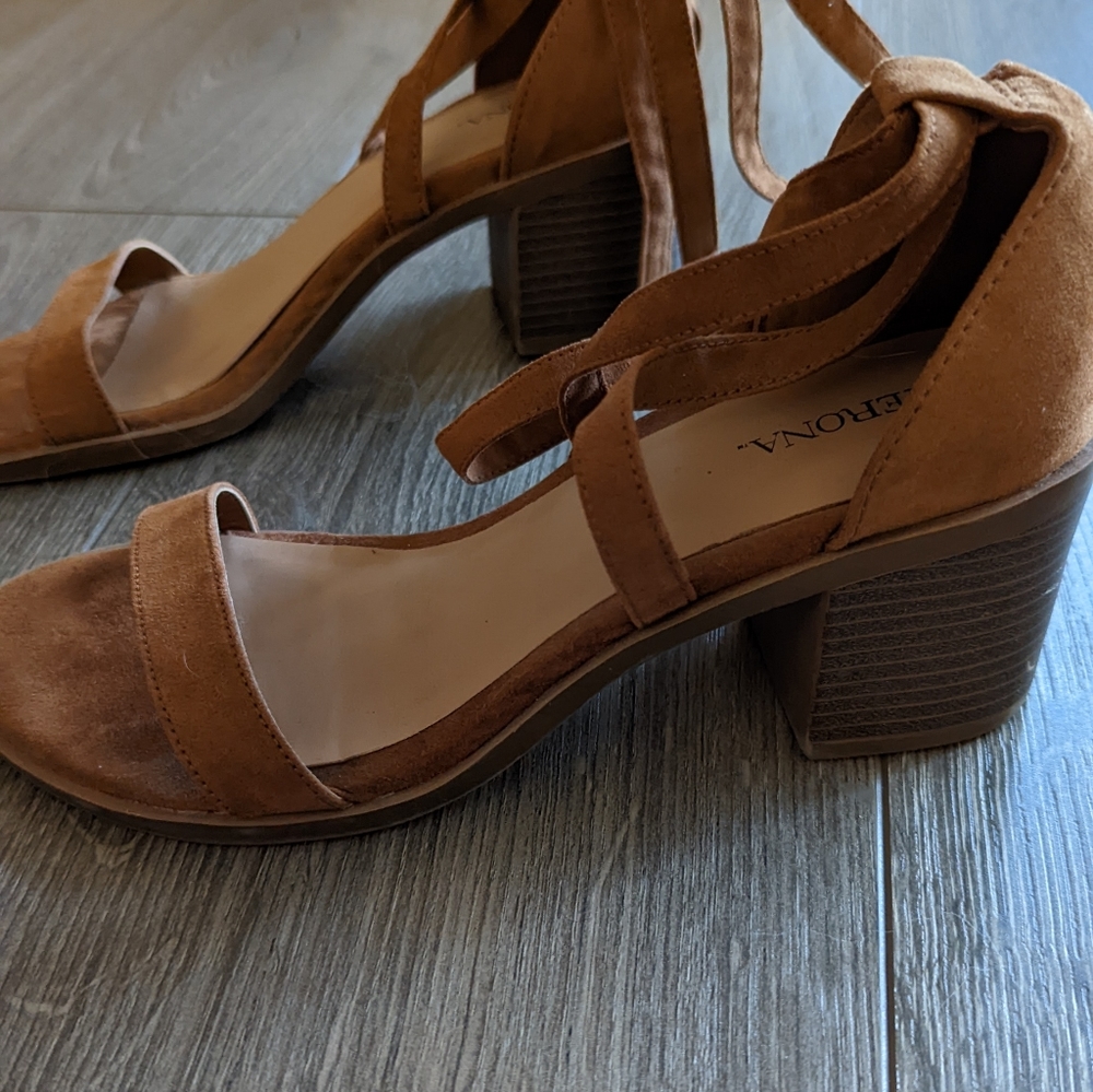 Sandals - Picture 2 of 4